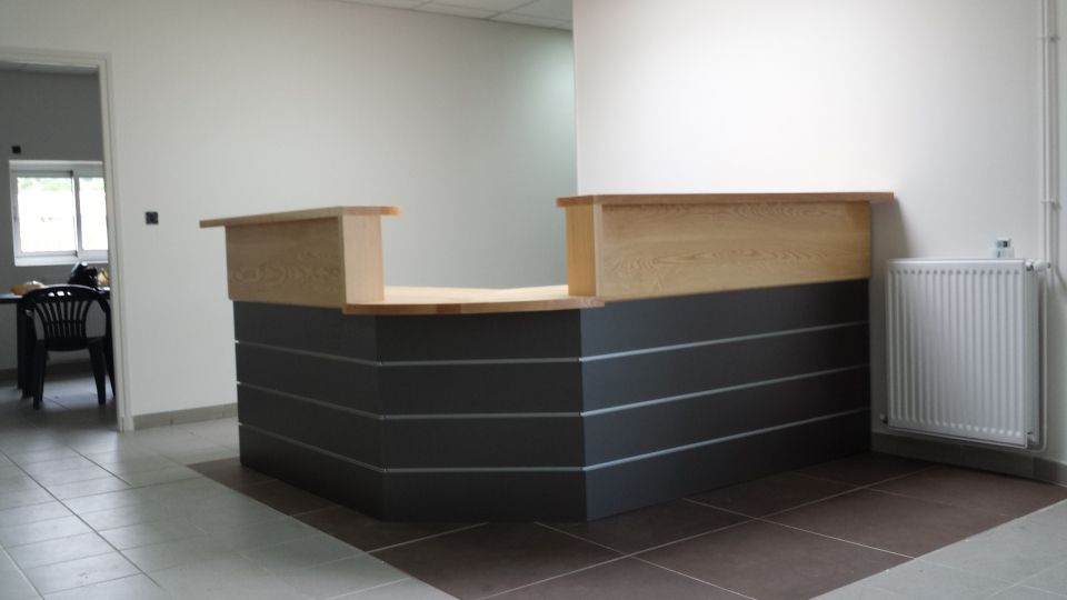 Banque d'accueil d'une clinique vétérinaire à Aubenas