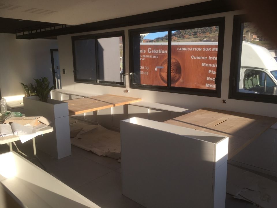 Bureaux d'entreprise à Alba la Romaine