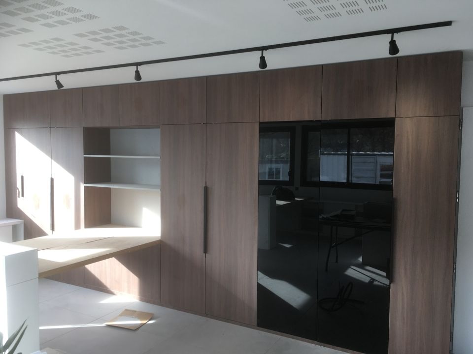 Bureaux d'entreprise à Alba la Romaine
