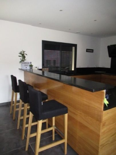 Cuisine Contemporaine Chêne-Granite Aubenas