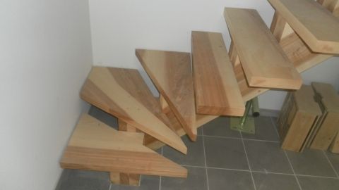 Réalisation d'escaliers par votre menuisier en Ardèche